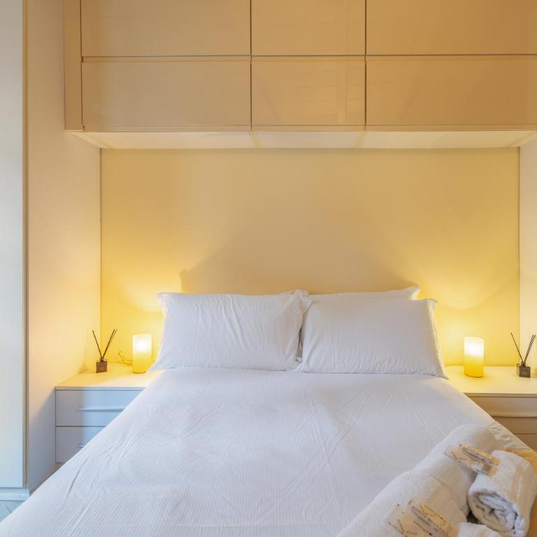 Cozy Apartment near Lake Como - AC - for 2 - One-Bedroom Apartment - 3