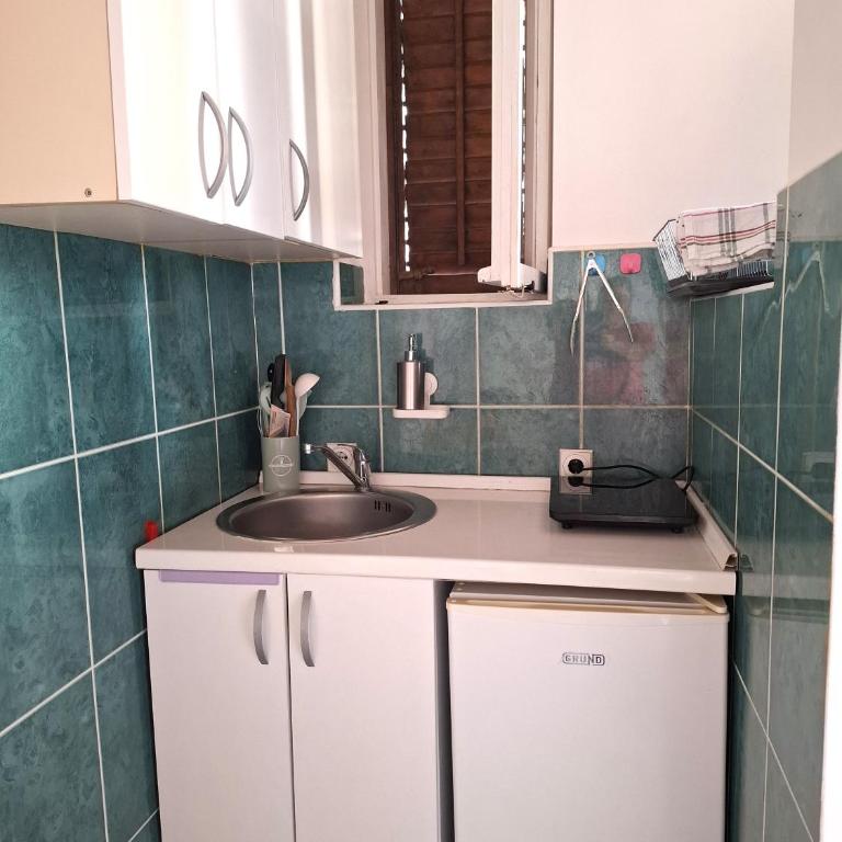 Apartments Kaludjerovic - Standard Triple Studio - 4