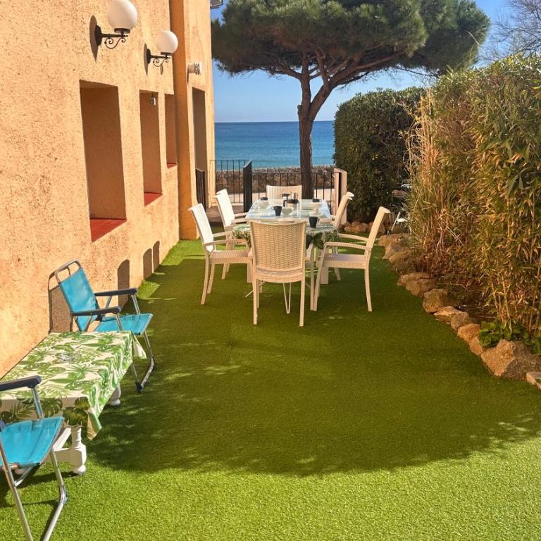 Apartamento con jardín a 11 metros de la playa. B1. - Apartamento de 3 dormitorios - 10