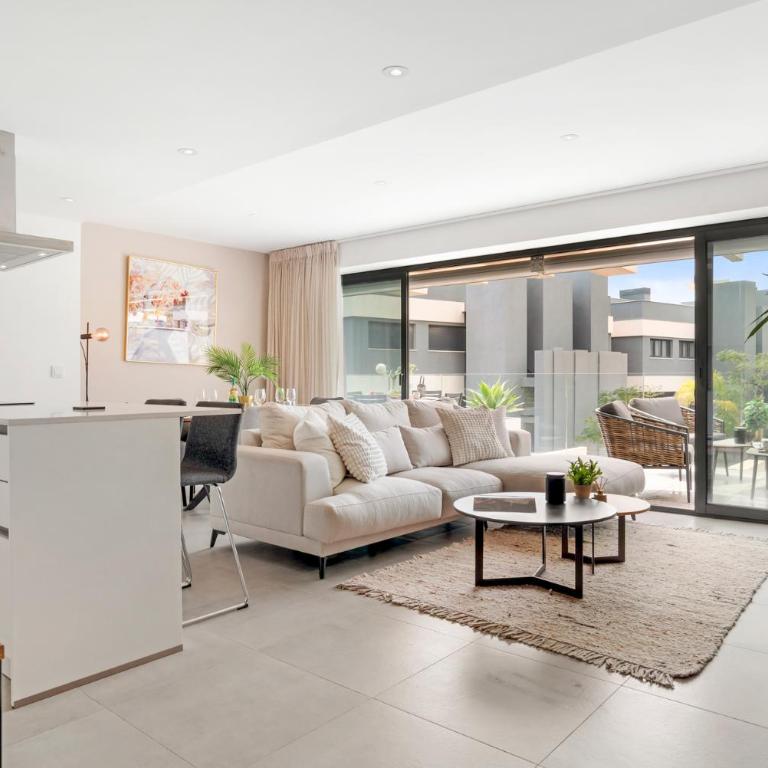 Oasis 325 Luxury 3BR Apartment with Sea View - Three-Bedroom Apartment - 21
