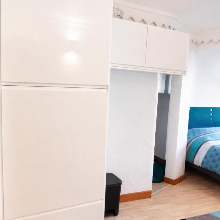 Studio PREMIUM cosy classé 24m2, 2 lits, proche centre, Netflix, Climatisation, Parking privé - Apartment - 8