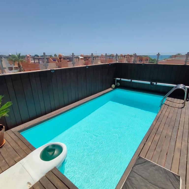 Apartamentos Paraiso Vera Playa, Atico Bora Bora con piscina privada, pie de playa, WIFI - Apartamento de 2 dormitorios con piscina privada - 1