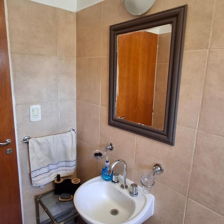 Casa tranquila con amplio patio y parrilla - Two-Bedroom Villa - 13