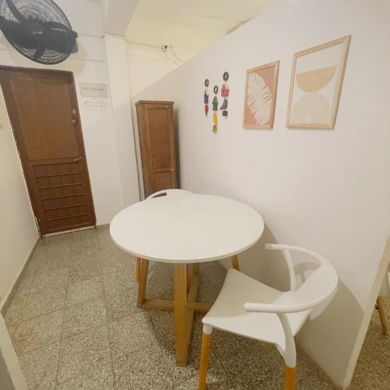 Departamento frente a hospital Vidal a diez cuadras de la playa y del centro de Corrientes Sencillo y práctico - One-Bedroom Apartment - 1