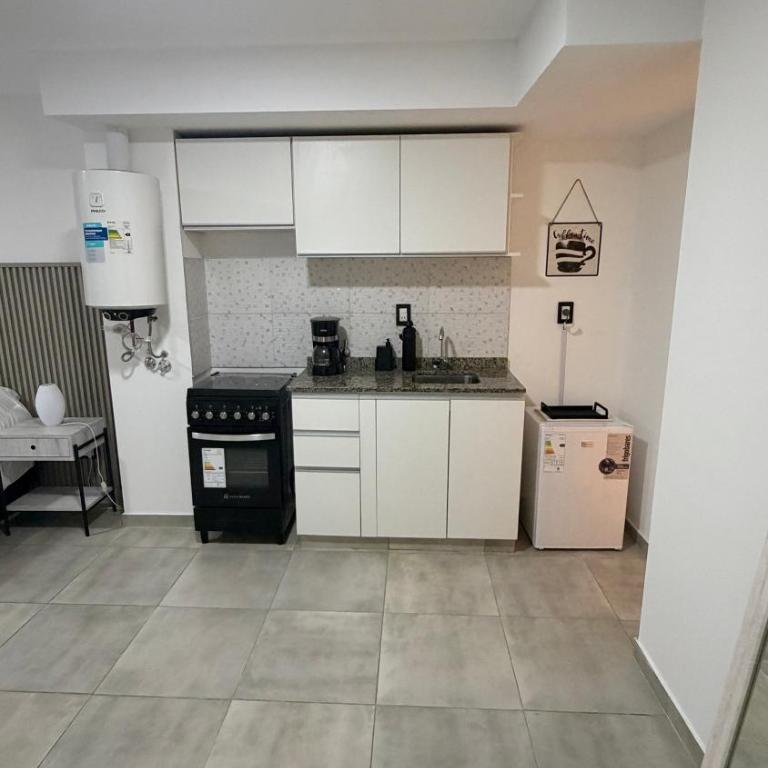 Departamento Moderno a pasos del Alto Rosario - Estudio con balcón - 5