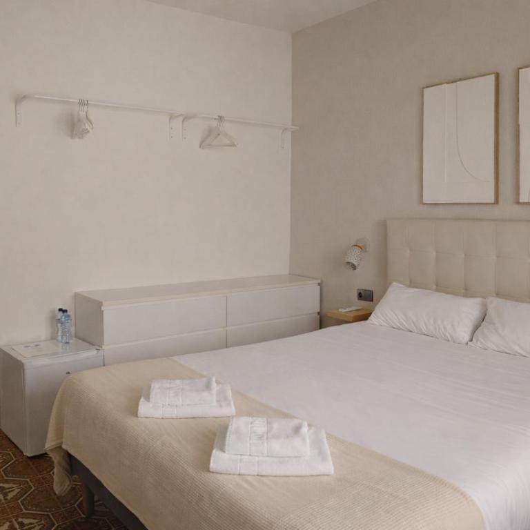 CASA MILA SV19 guesthouse - Double Room with Private Bathroom - 2