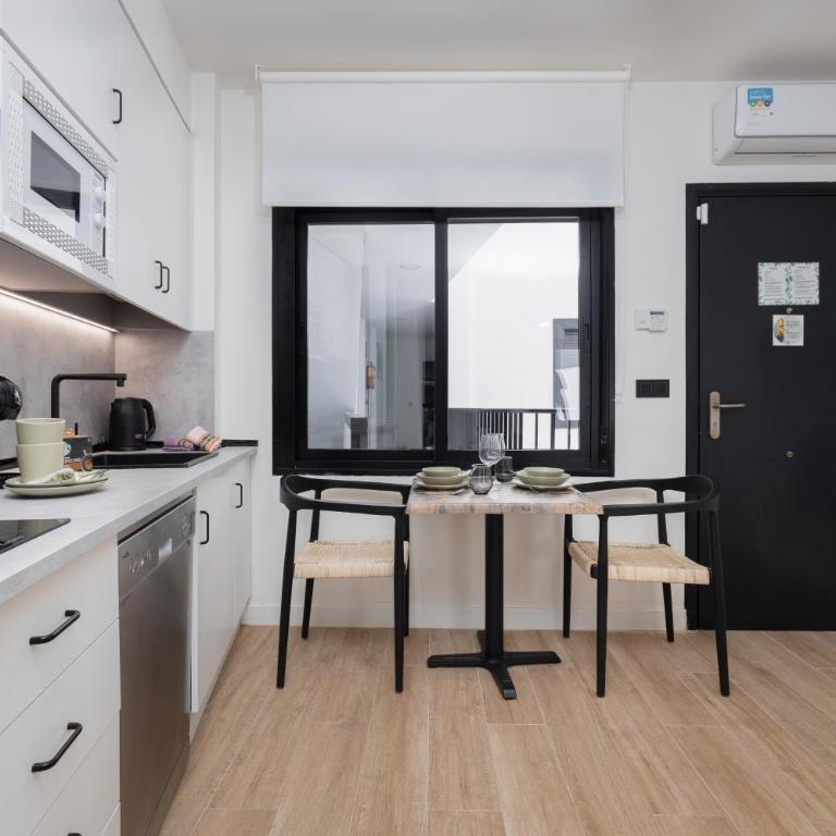 C56 - Studio with amazing terrace in the centre - Estudio con terraza - 10