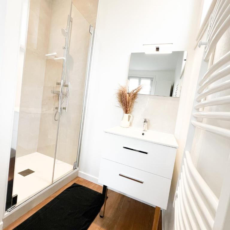 Le Camélia - T2 à100m Plage, cœur du commando - Appartement 1 Chambre - 10