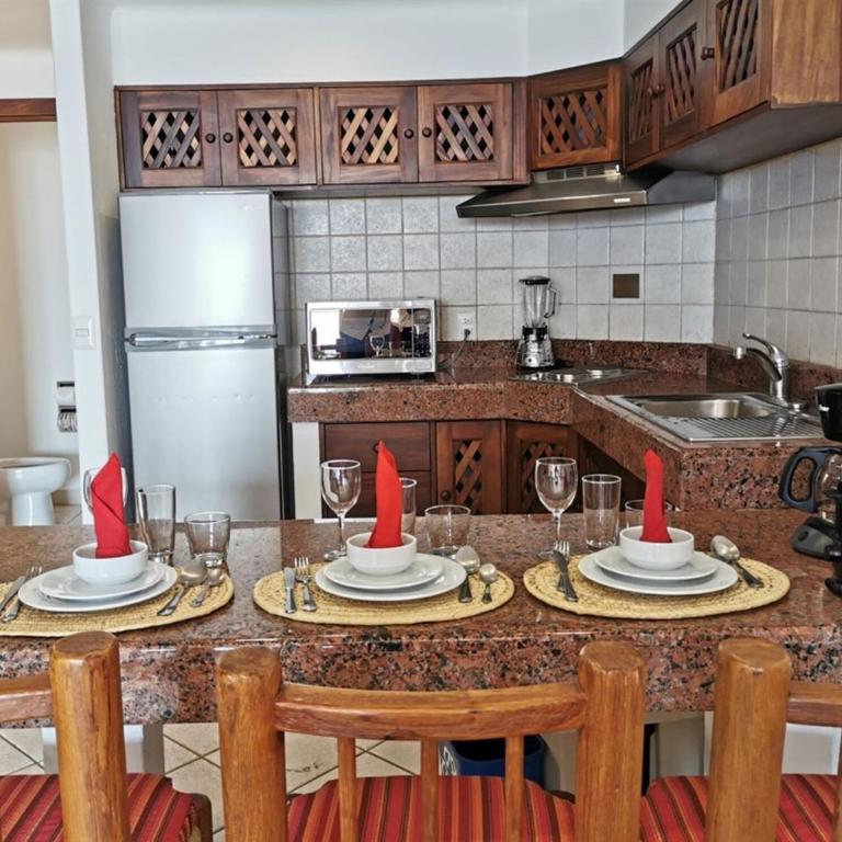 Buganvilias Owner Private Club Ambassador 1BR2B REQUEST DATE- See by Clay & Lisa - One-Bedroom Apartment with Balcony and Sea View - 27