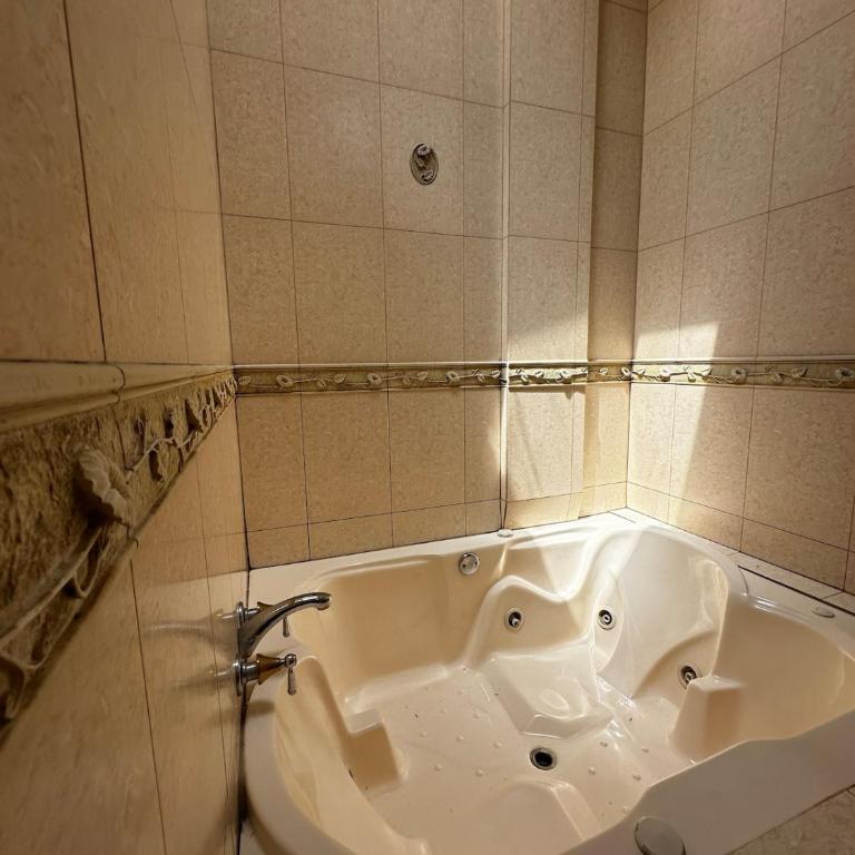 Lujosa Casa - Jacuzzi - BBQ - 15 min aeropuerto - Casa de 5 dormitorios - 23