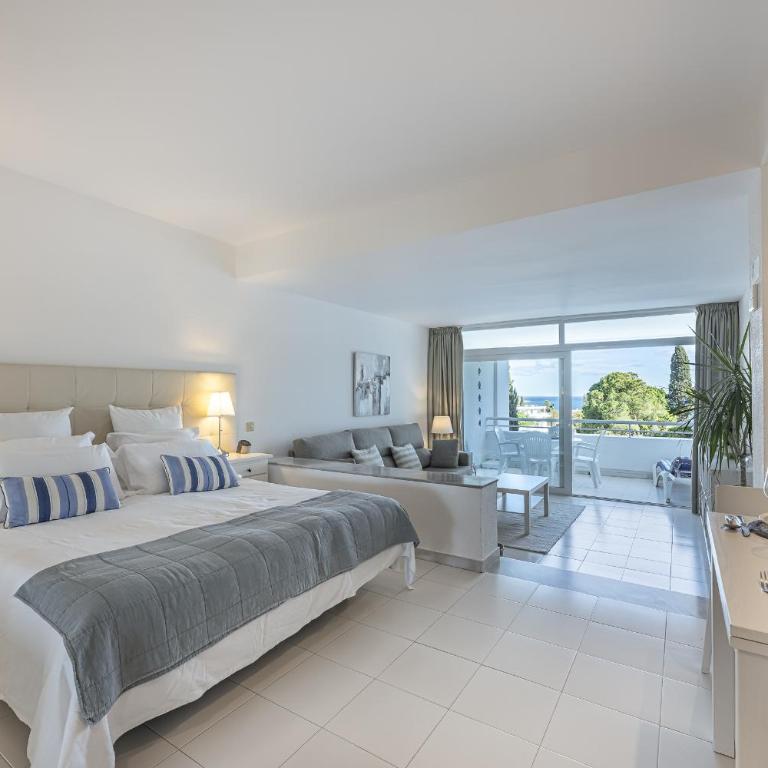 Luminoso Estudio con Terraza, Piscina y Vistas al Mar - Estudio - 3
