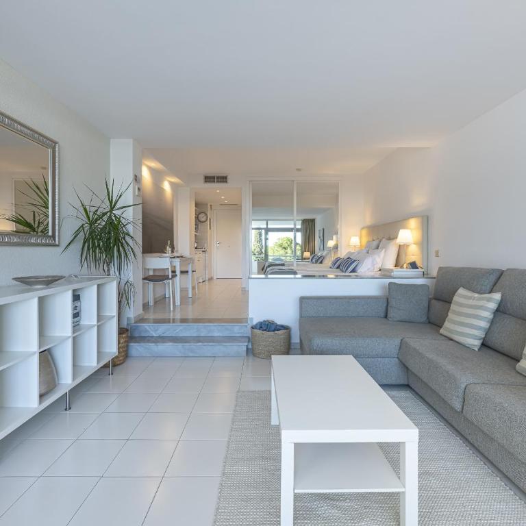 Luminoso Estudio con Terraza, Piscina y Vistas al Mar - Estudio - 7