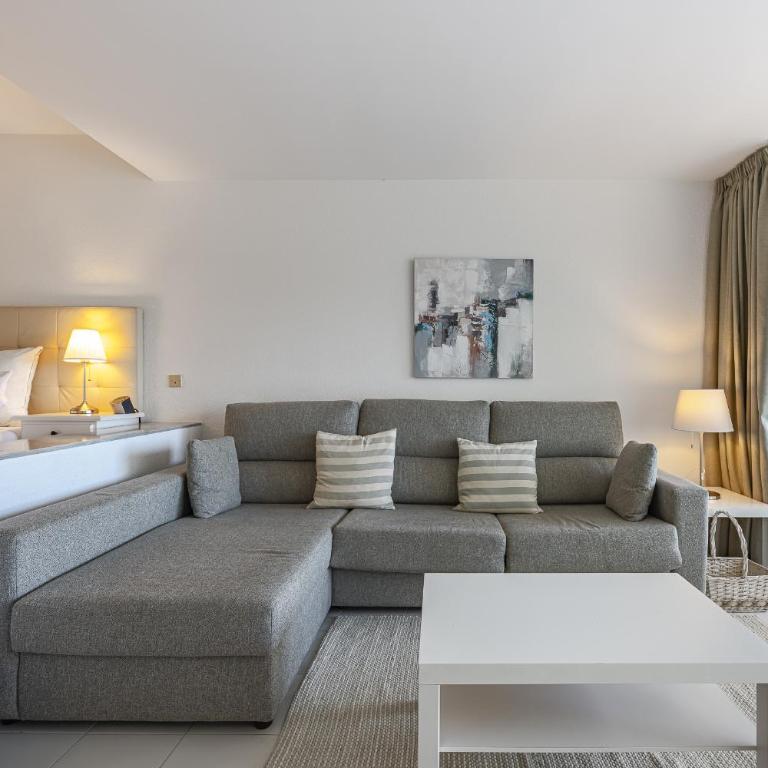 Luminoso Estudio con Terraza, Piscina y Vistas al Mar - Estudio - 11