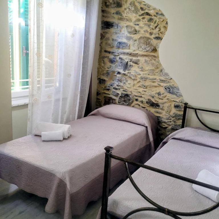 Casa D'amore - Family Room with Private Bathroom - 9