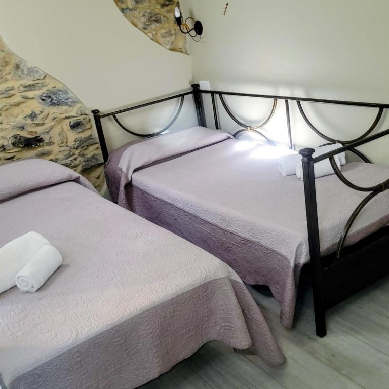 Casa D'amore - Family Room with Private Bathroom - 6