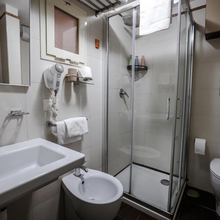 Dimora Megaride - Camera Matrimoniale con Bagno Privato - 7