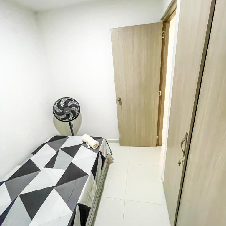 Apto en Cartagena Cerca de Zona Turística y Mar con 3 habitaciones - Three-Bedroom Apartment - 11