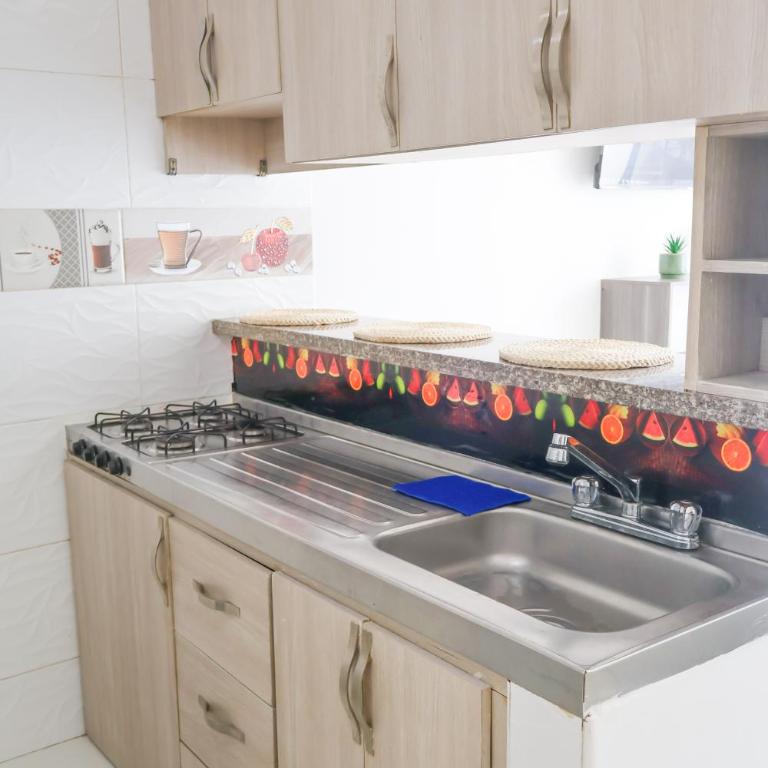 Apto en Cartagena Cerca de Zona Turística y Mar con 3 habitaciones - Three-Bedroom Apartment - 16