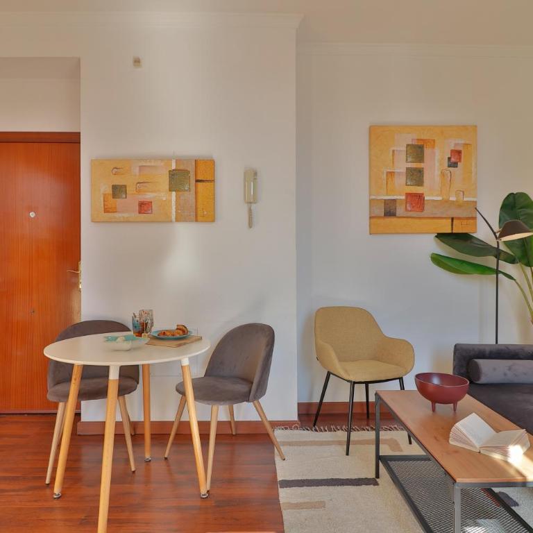 C61 - Brand New One Bedroom Cathedral Views - Apartamento - 16