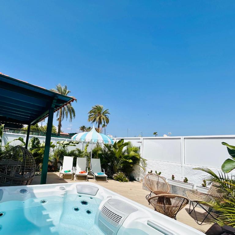 Oasis Beach Home III The Paradise with private Jacuzzi - Three-Bedroom Villa - 5