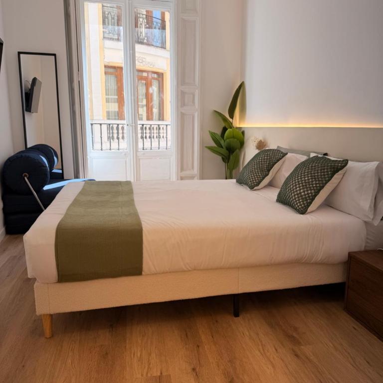 Calle de la Cruz habitaciones - Private Triple Room with private Bathroom and Kitchen - 1