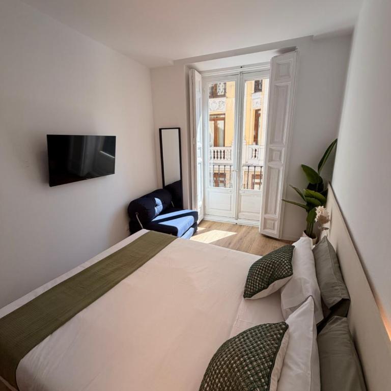 Calle de la Cruz habitaciones - Private Triple Room with private Bathroom and Kitchen - 2