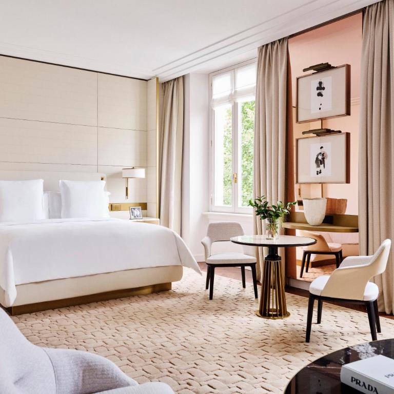 Four Seasons Hotel Milano - Suite Studio con Vista Giardino e Letto King Size - 1