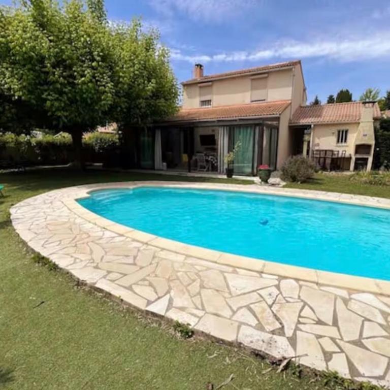 Maison avec piscine proche du centre - Casa de 3 dormitorios - 1