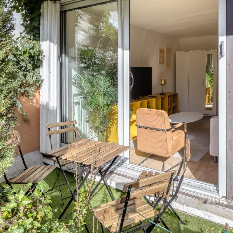Roxane - Parking Privé et Terrasse - Three-Bedroom Apartment - 4