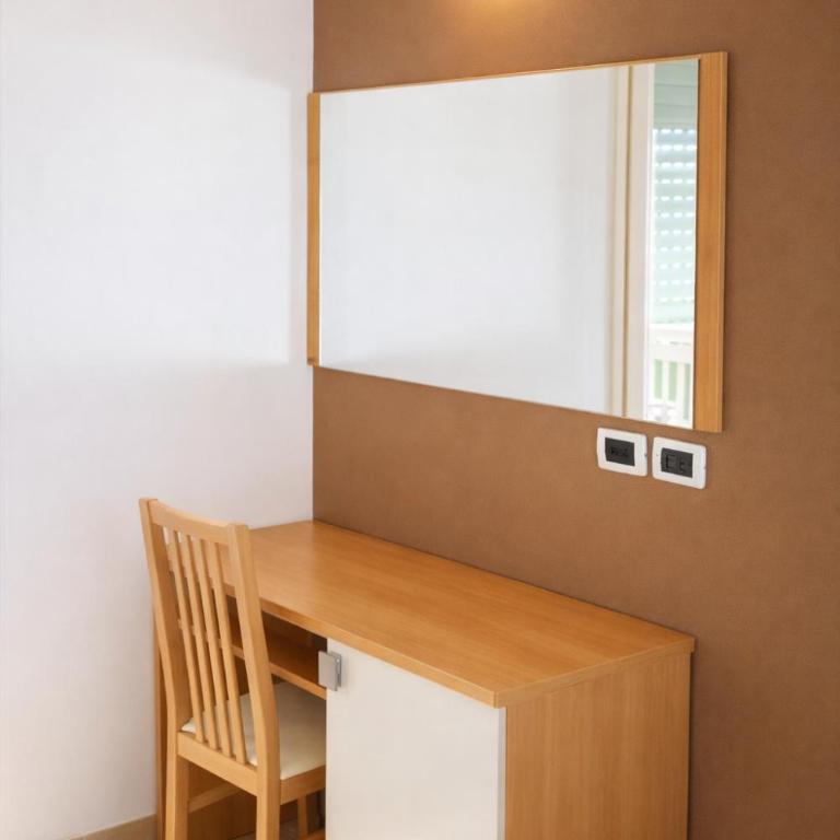 Hotel Favorita Easy Stay B&B - Camera Matrimoniale Standard - 7