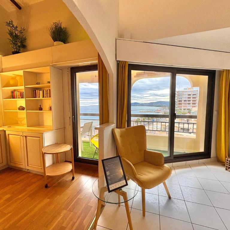 Appartement vue mer et front de mer avec terrasse - One-Bedroom Apartment - 7