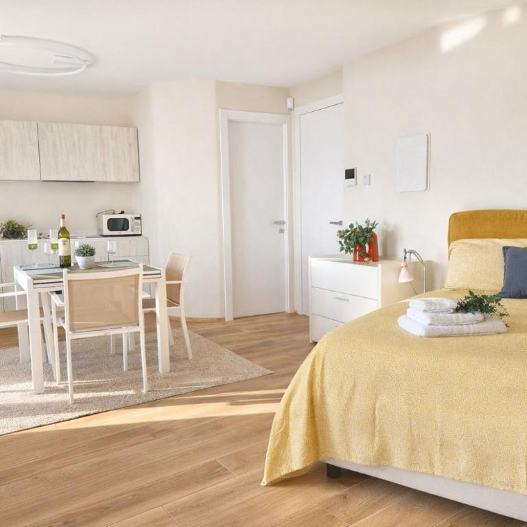 La Gialla Attico dAmore By Case al Lago - Apartment - 11