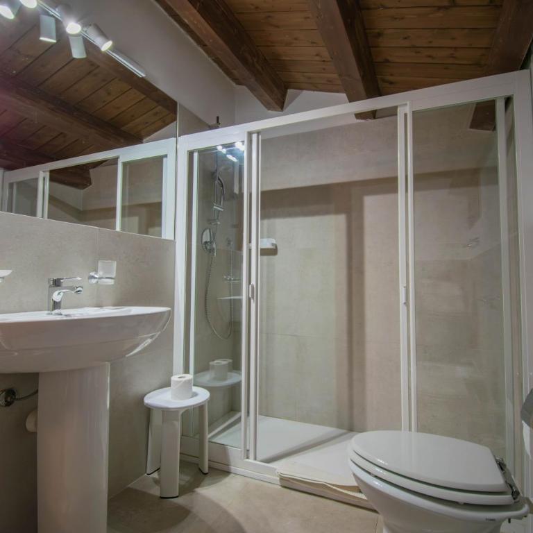 Case Ruggero - Camera Matrimoniale con Bagno Privato - 3