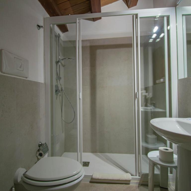 Case Ruggero - Camera Matrimoniale con Bagno Privato - 8