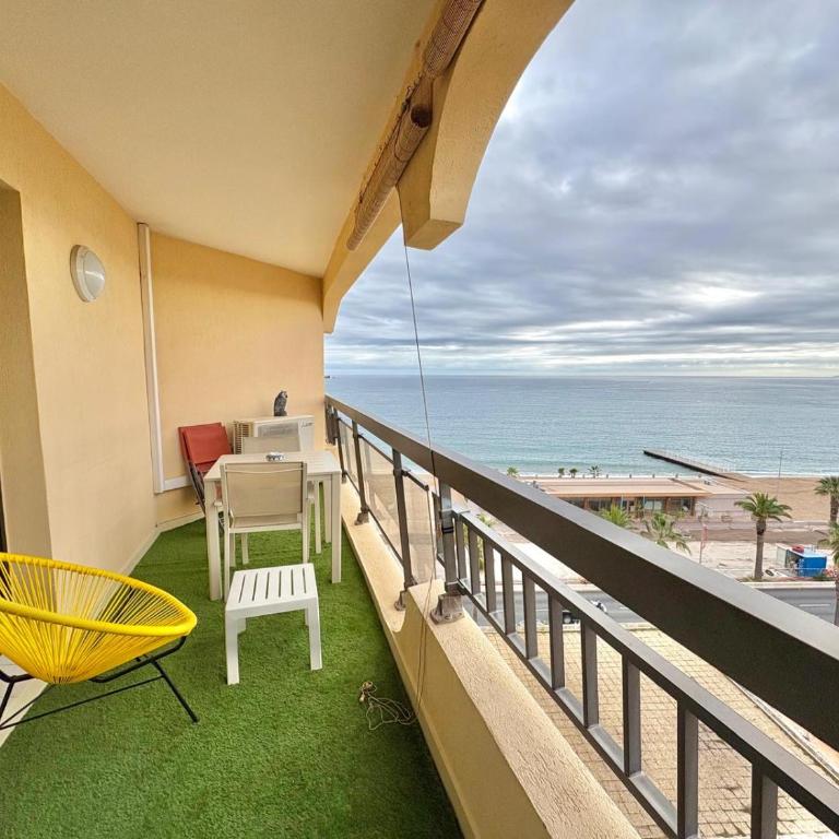 Appartement vue mer et front de mer avec terrasse - One-Bedroom Apartment - 11