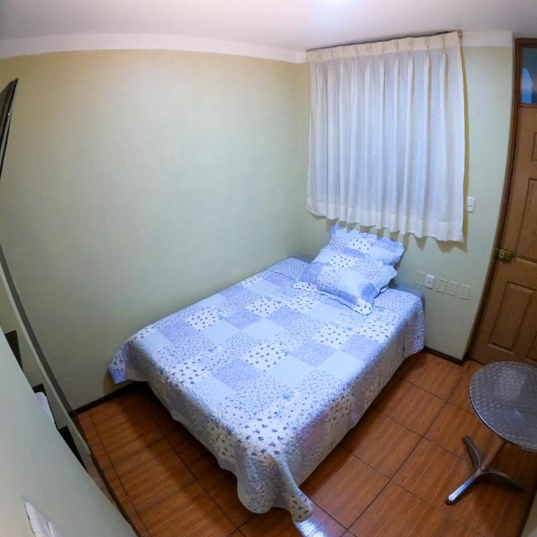 Hostal Aurora a 3 cuadras de la Plaza de Armas - Habitación Individual con baño privado - 1