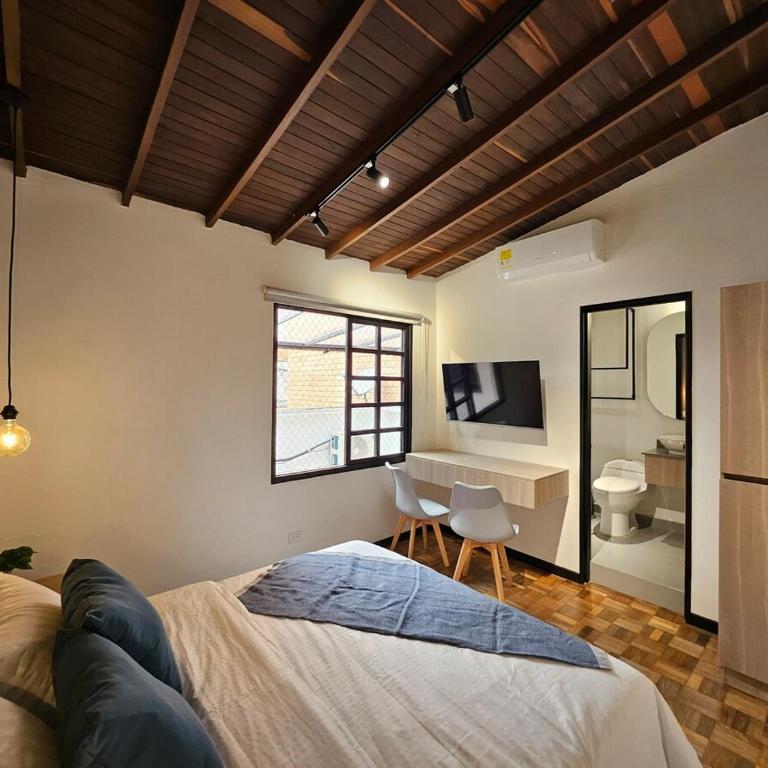 Magic Naranjo House 3BR wAC & jacuzzi in Laureles - Apartamento - 48