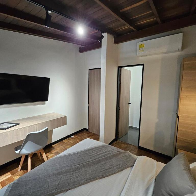 Magic Naranjo House 3BR wAC & jacuzzi in Laureles - Apartamento - 61