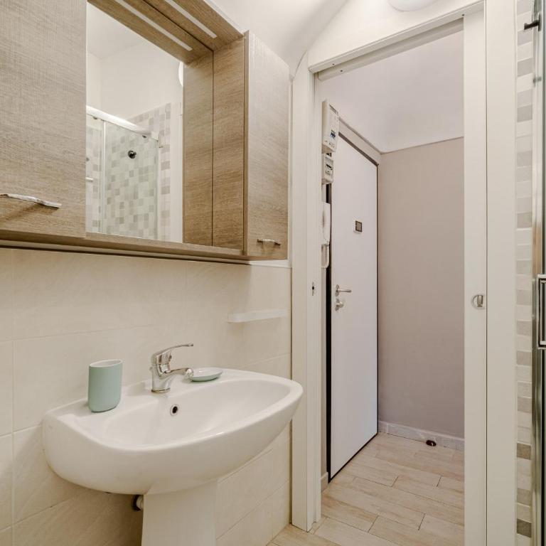 Studio Magenta 5 - Appartamento con 1 Camera da Letto - 9
