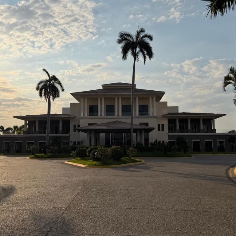 La Isla Acapulco Diamante Penthouse de Dos Pisos - Three-Bedroom Apartment - 15