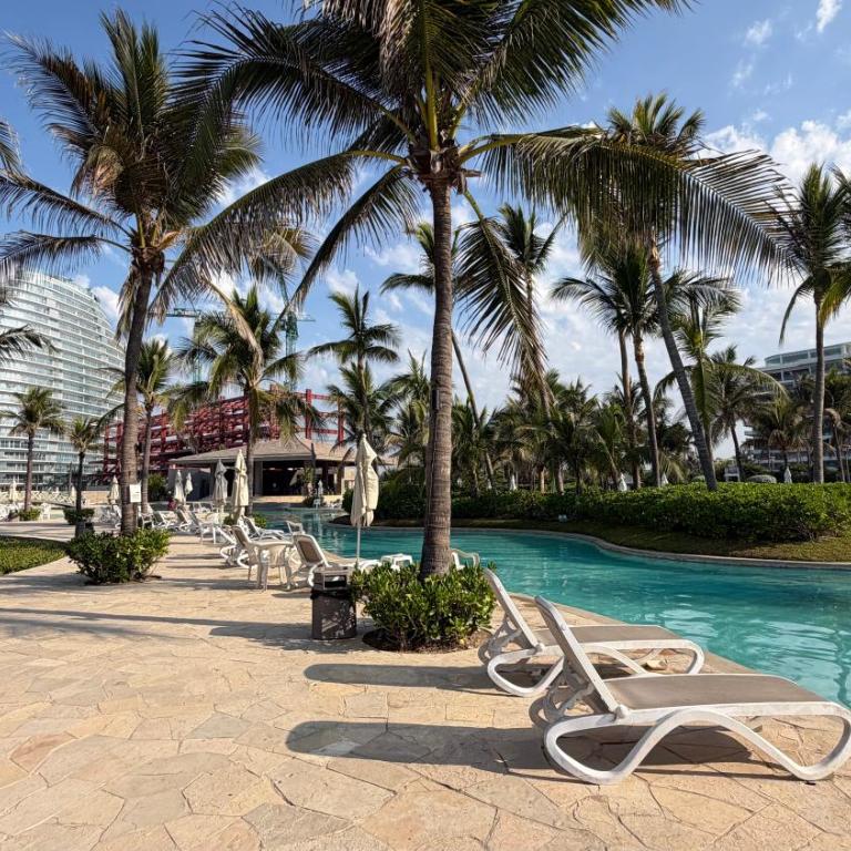 La Isla Acapulco Diamante Penthouse de Dos Pisos - Three-Bedroom Apartment - 16