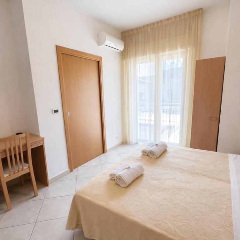 Hotel Favorita Easy Stay B&B - Camera Matrimoniale Standard - 13