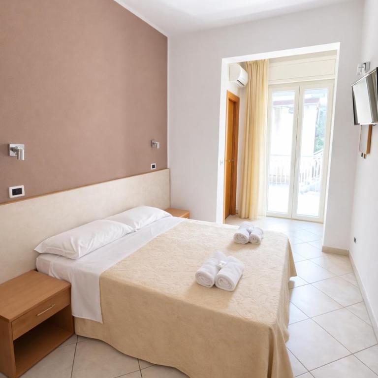 Hotel Favorita Easy Stay B&B - Camera Matrimoniale Standard - 10