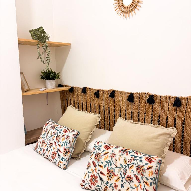 Apartamento con historia y encanto en pleno centro - Three-Bedroom Apartment - 29