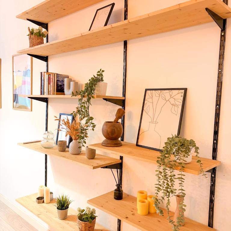 Apartamento con historia y encanto en pleno centro - Three-Bedroom Apartment - 18