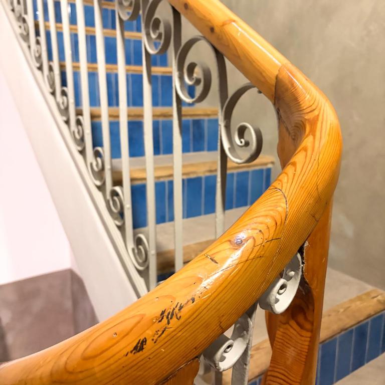 Apartamento con historia y encanto en pleno centro - Three-Bedroom Apartment - 39