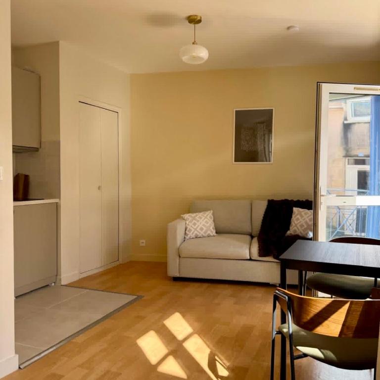Charles 15, Studio moderne et cosy au cœur de Poitiers - Appartement 1 Chambre - 34