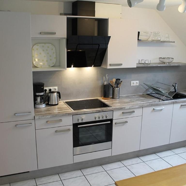 Ferienhof Schöngarten, Sonja & Stefan Büchele GbR - Two-Bedroom Apartment with Garden View - 5