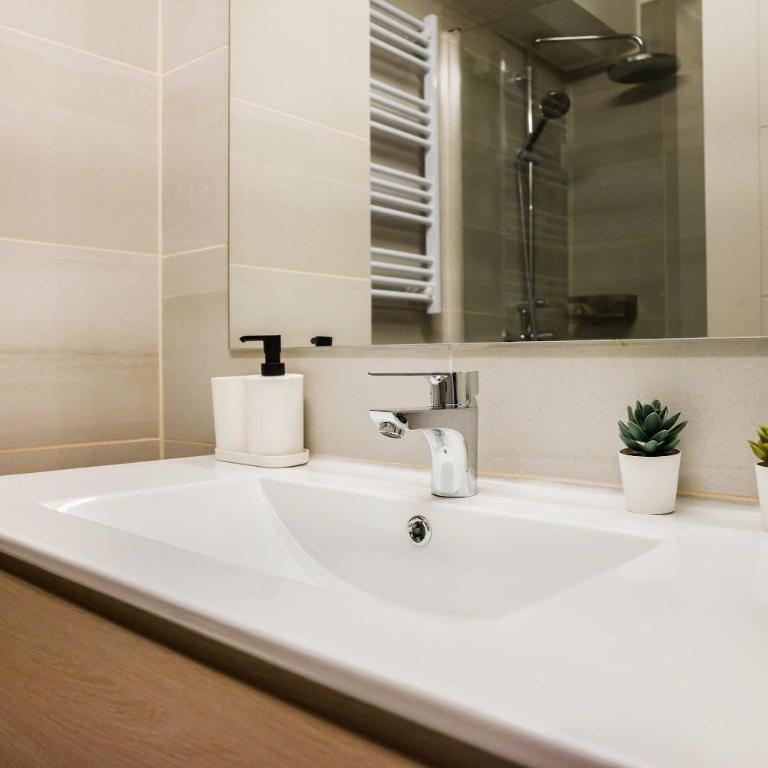 2BR In The Heart of Providencia Ideal for 4 - Apartment - 15