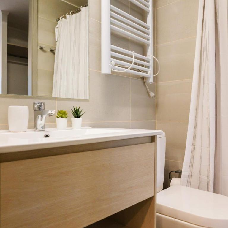 2BR In The Heart of Providencia Ideal for 4 - Apartment - 17